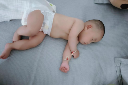 新野怀孕肚子撑的难受